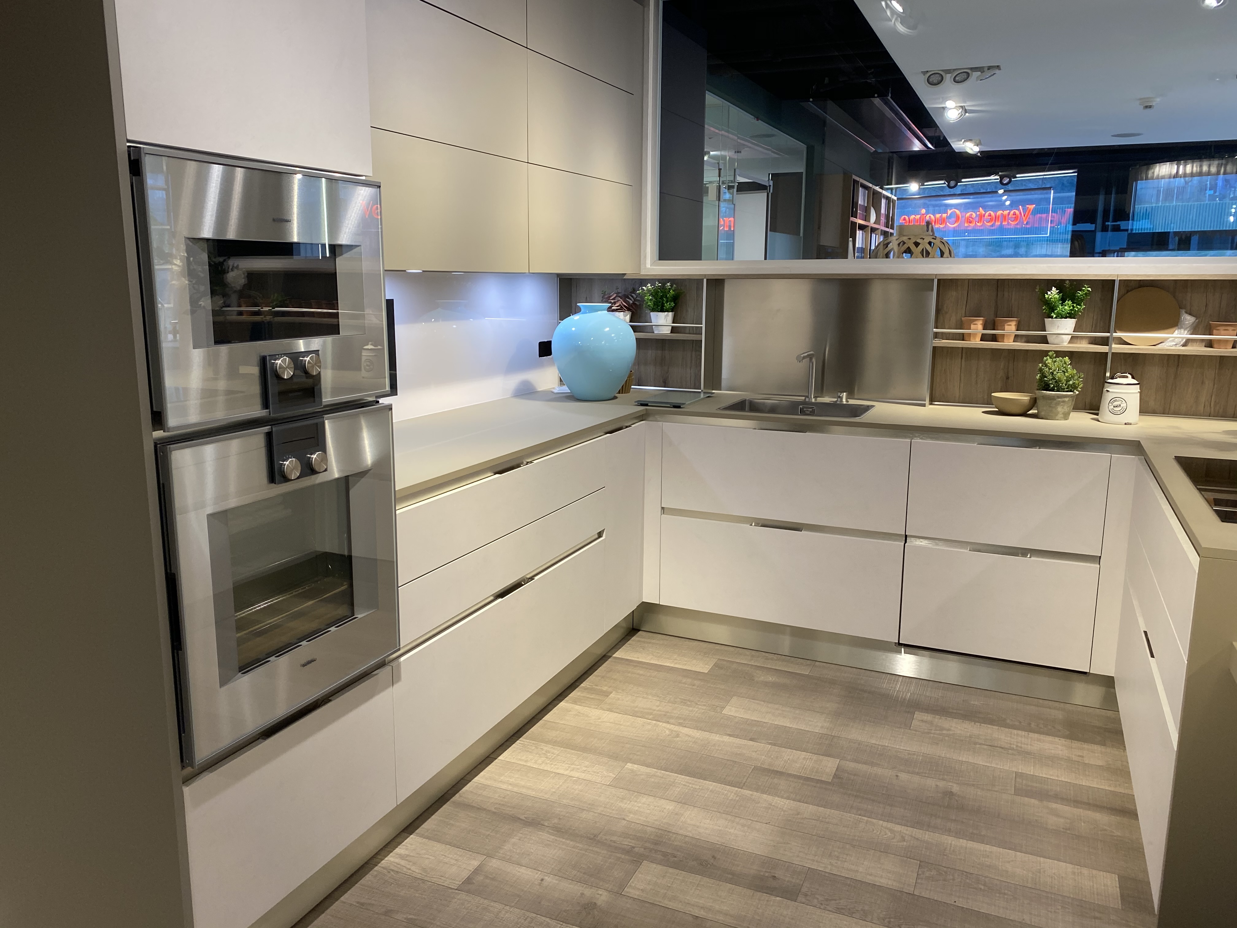 Cuisines en liquidation  Veneta Cucine  L'agencement et la rénovation